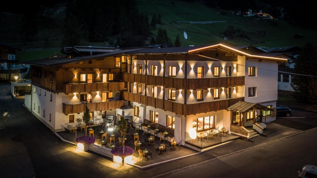 First Mountain Hotel Oetztal Längenfeld Dış mekan fotoğraf